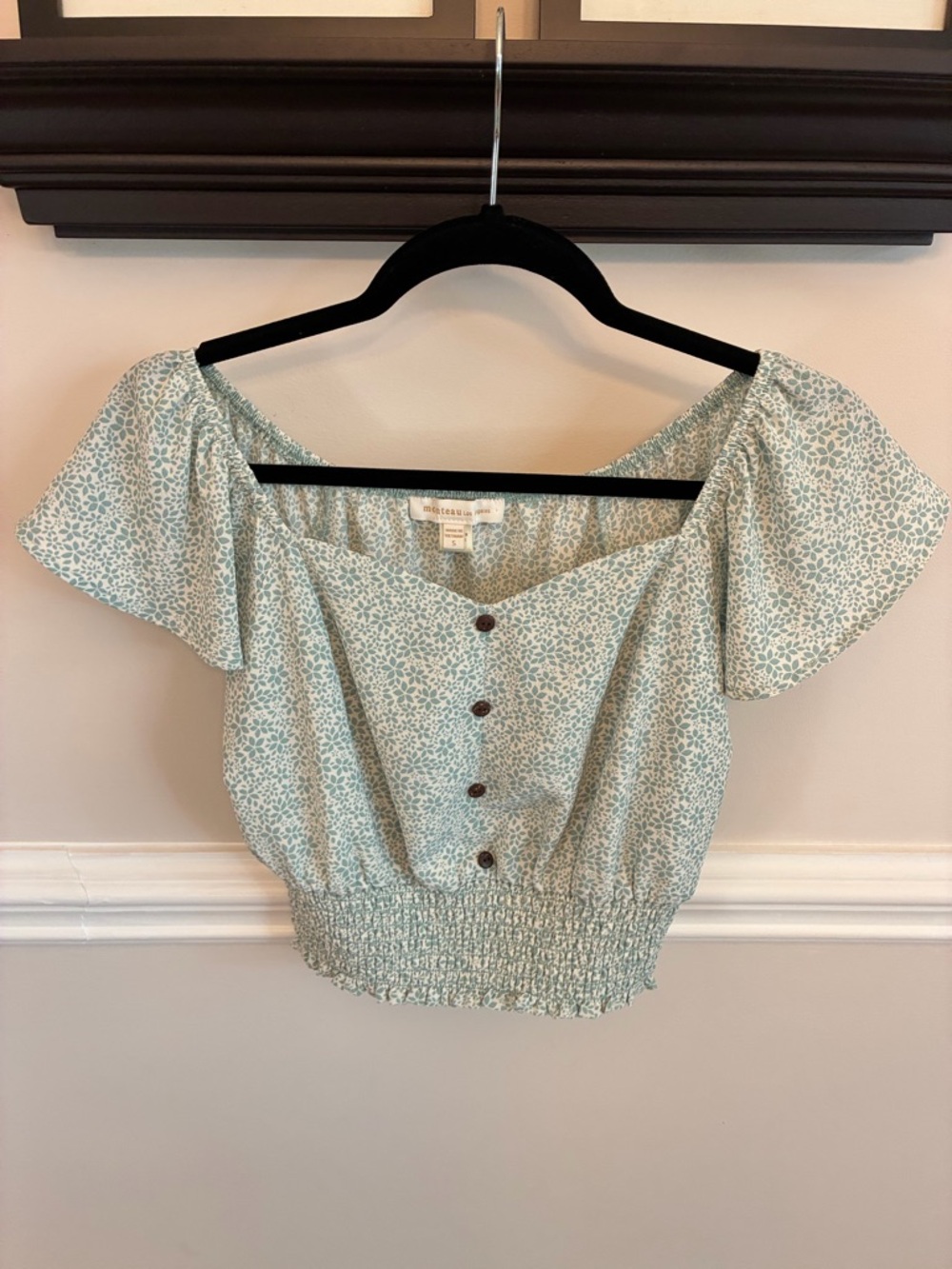 Monteau Light Green Floral Off-Shoulder Button Crop Top